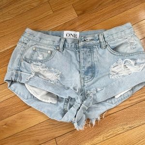 Low waisted jeans shorts ripped made in china